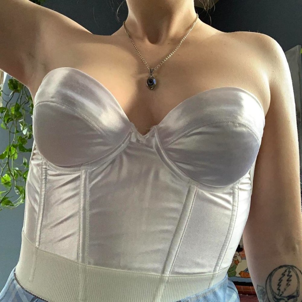 Simple Strapless White Bustier - image 2
